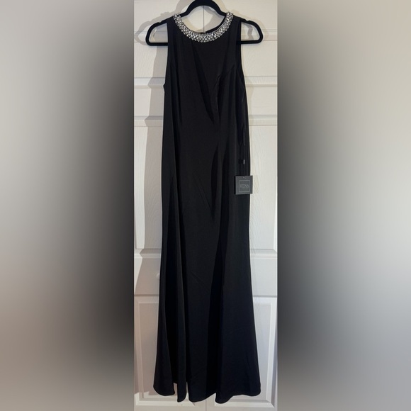 Mac Duggal Jewel Neckline Sweep Train Gown NWT  Style 49093 - Picture 4 of 9